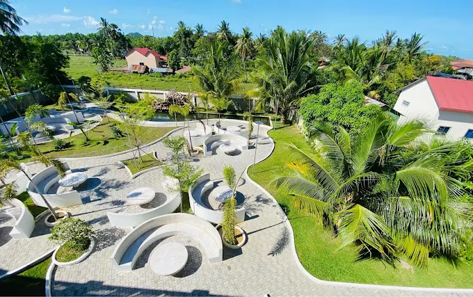 Sculpted garden courtyard